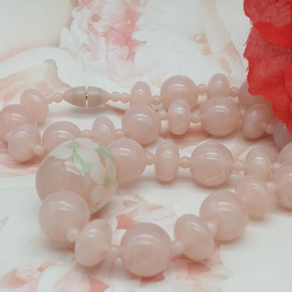 Vintage Pink Plastic Bead Collar Strand Necklace Large Floral Center Bead 18" - Picture 1 of 11